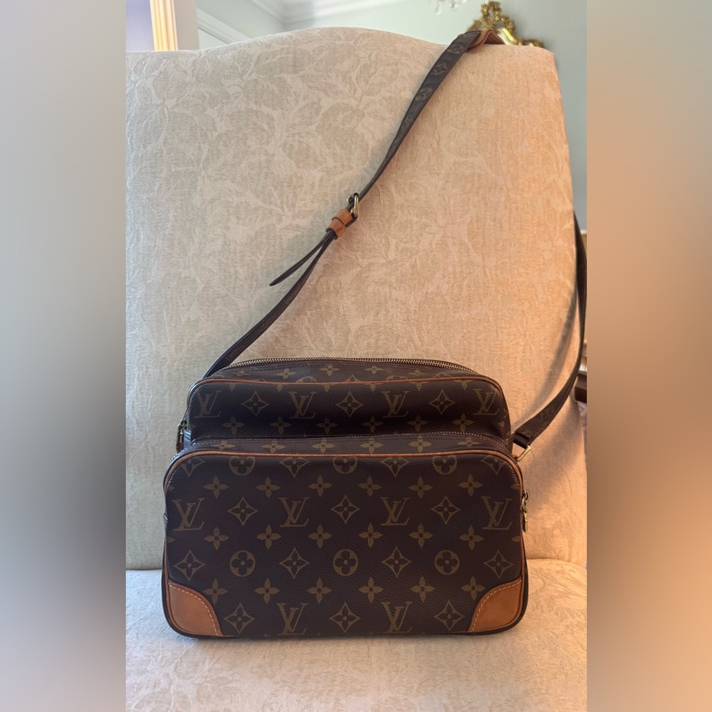 Authentic Louis Vuitton Monogram Messenger Bag Crossbody